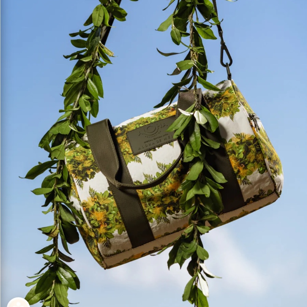 🌺Aloha collection Lei Lehua Mamo flower nylon stubby Duffle SOLD OUT RARE